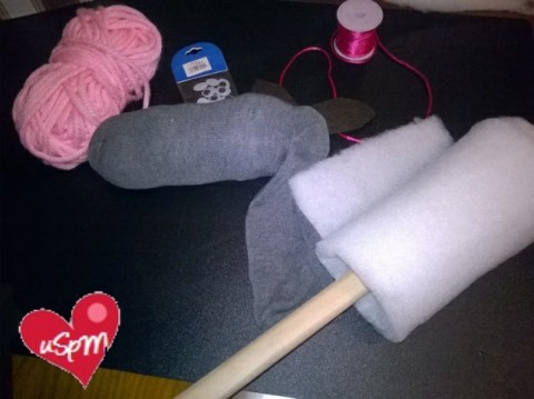 como hacer un juguete reciclado con un calcetin